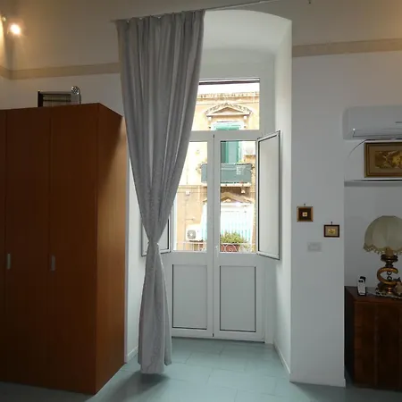 House Sasanelli *